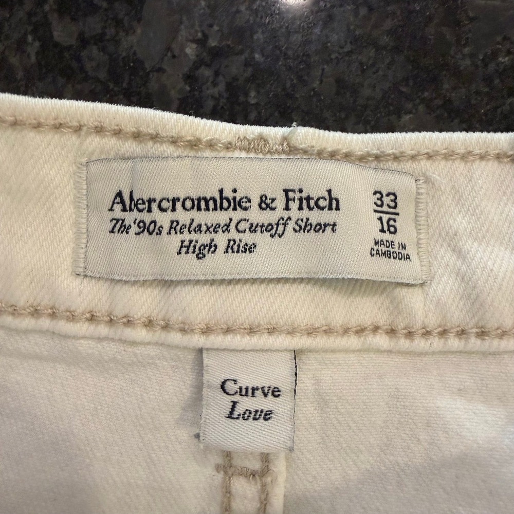 Abercrombie & Fitch The 90s Relaxed‎ Cutoff Short High Rise White 33/16 - Picture 3 of 3